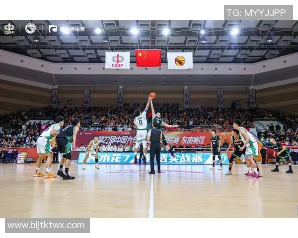 方硕在篮球赛场的崛起与挑战：从青年才俊到职业球员的奋斗历程